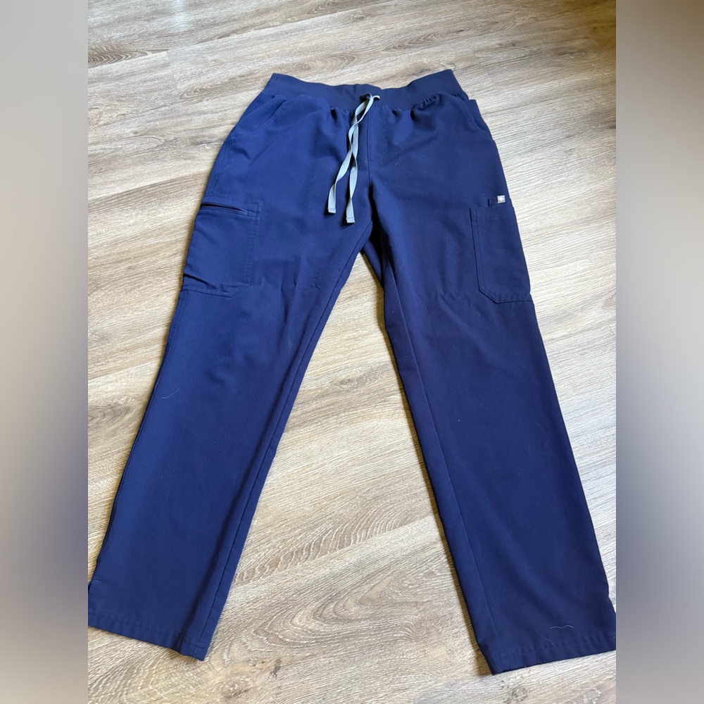 High waisted Livingston scrub pants